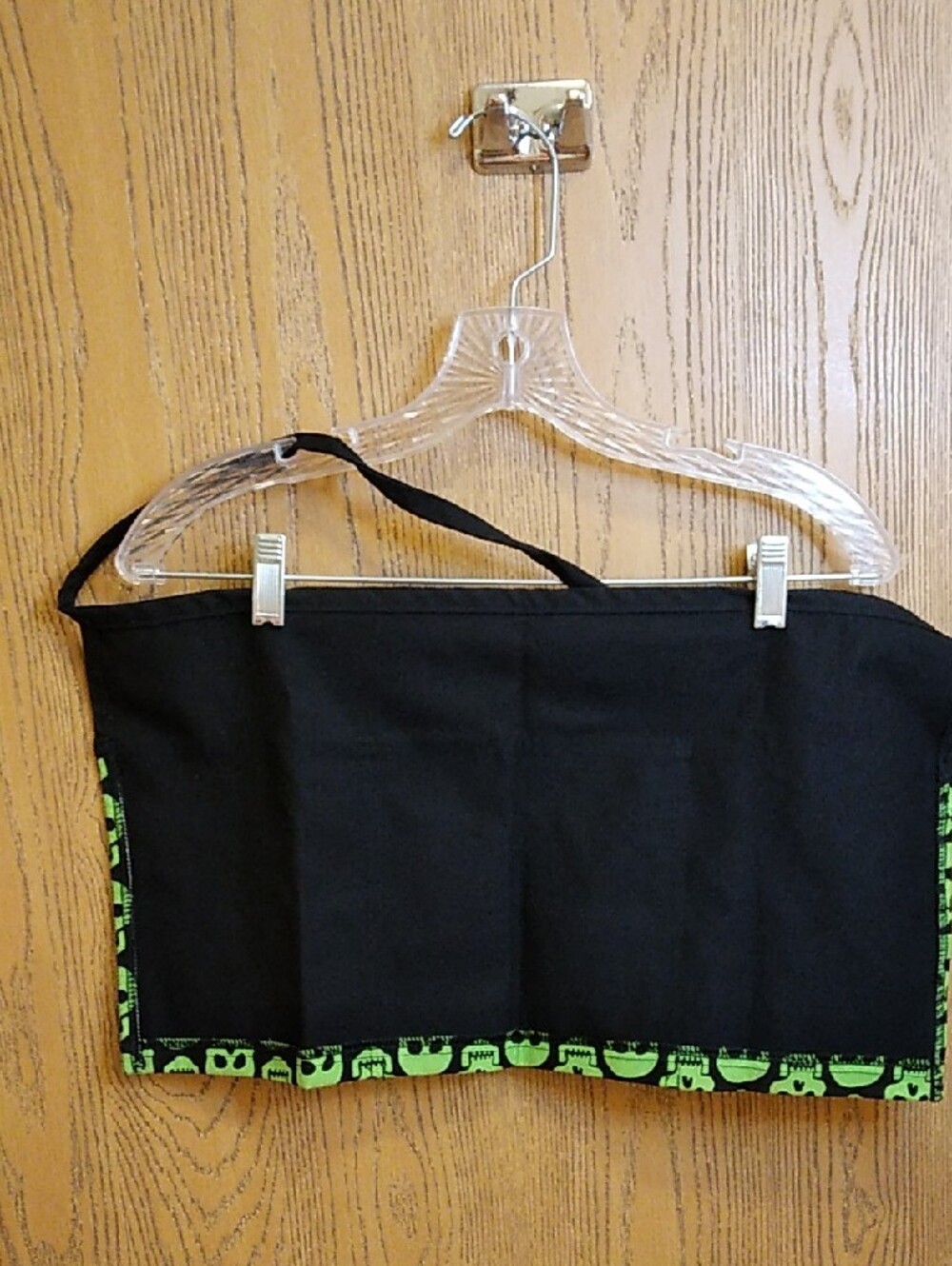 Skull Apron Neon Green and Black Halloween - Picture 4 of 5